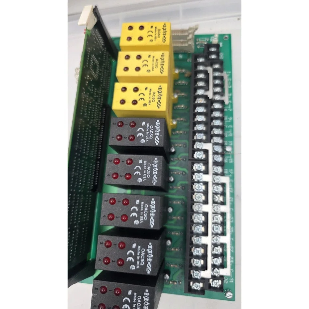 OPTO22 CIRCUIT BOARD PB32HQ w/  OPTO22 B4 brain board , 8*IDC5Q
